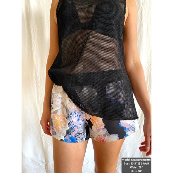 🔥 SALE 🔥 Finders Keepers x FIT Floral Shorts - Picture 2 of 8